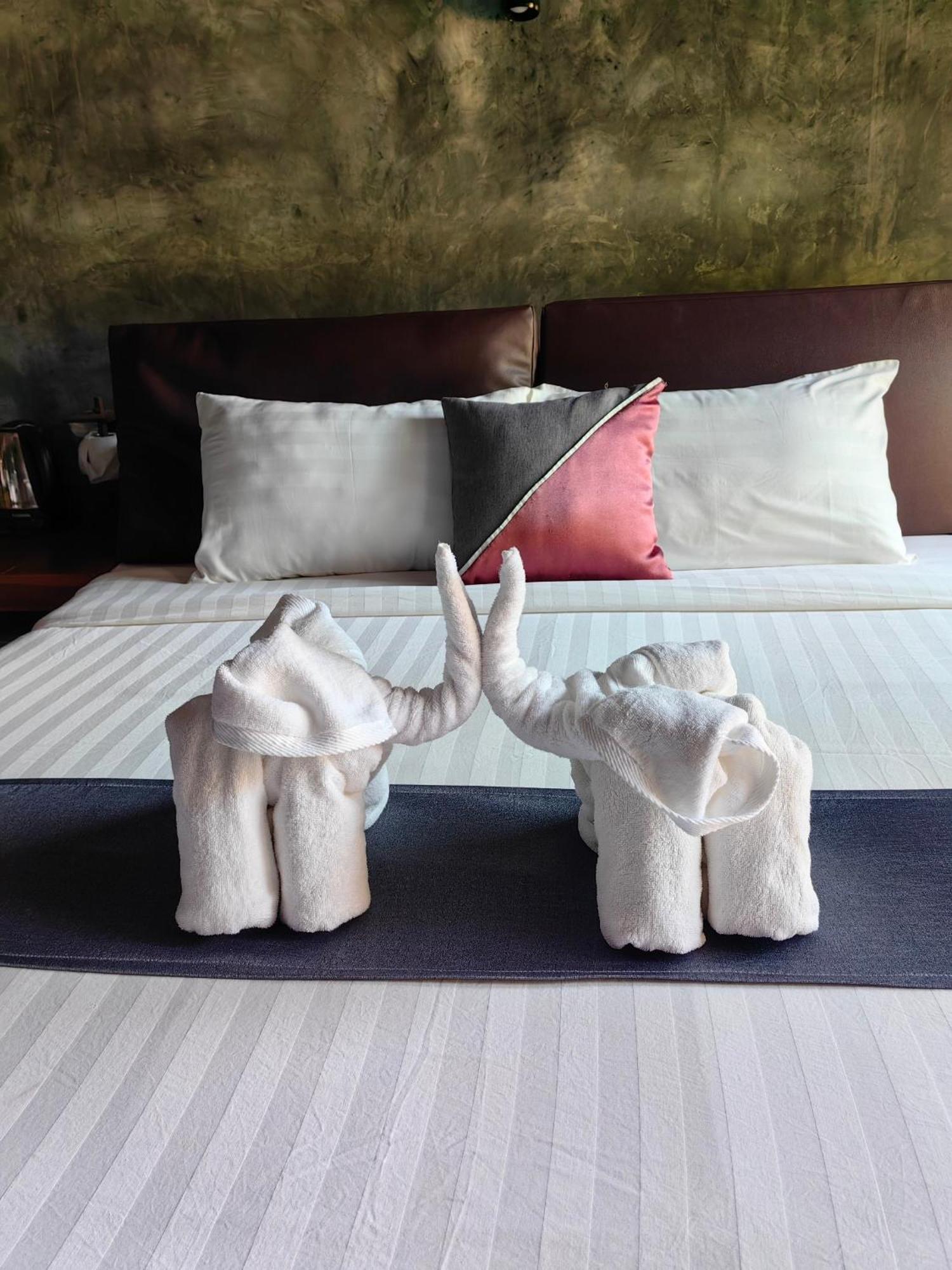 Keeree Loft Resort Thong Pha Phum Exteriér fotografie