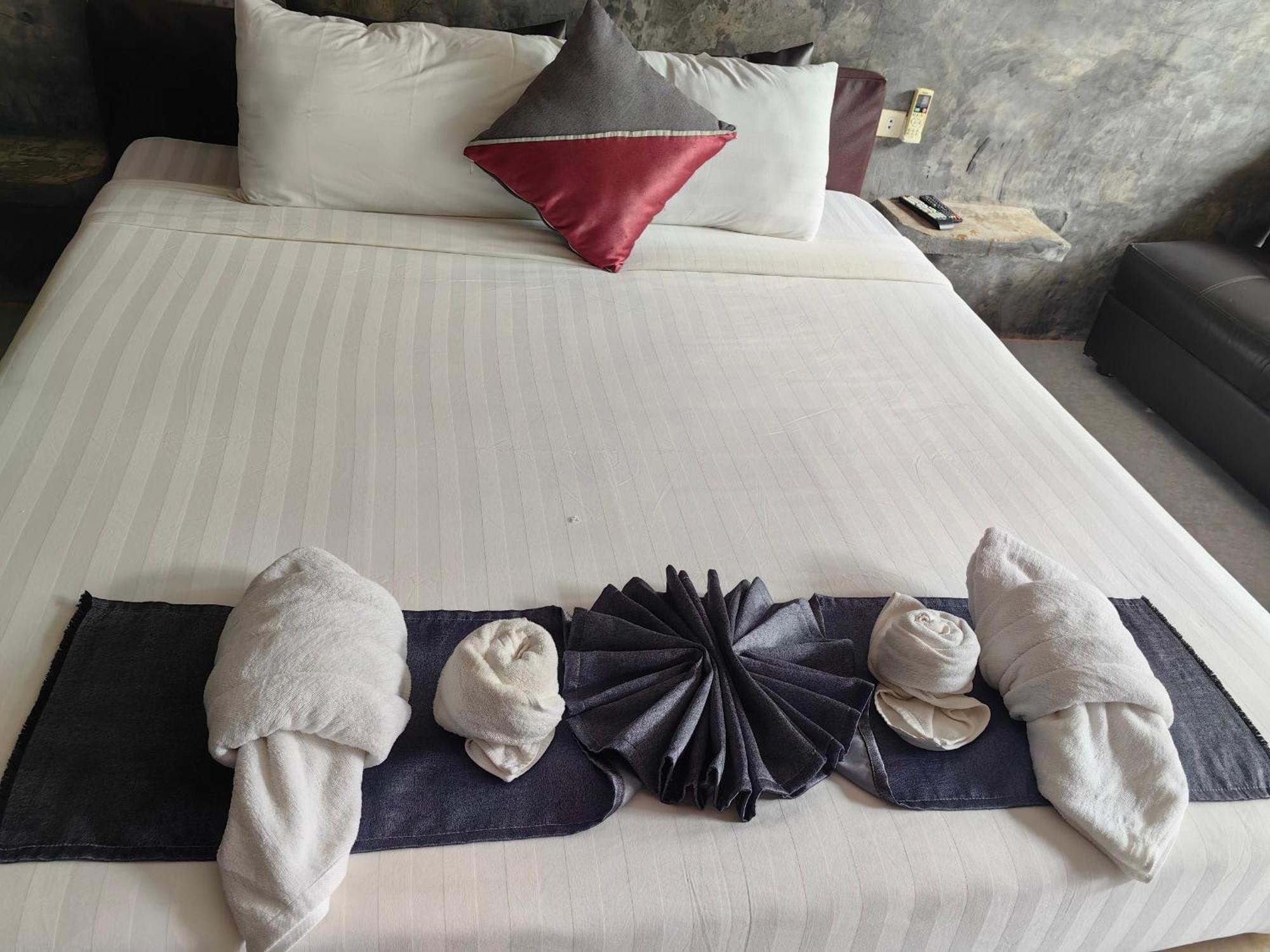 Keeree Loft Resort Thong Pha Phum Exteriér fotografie