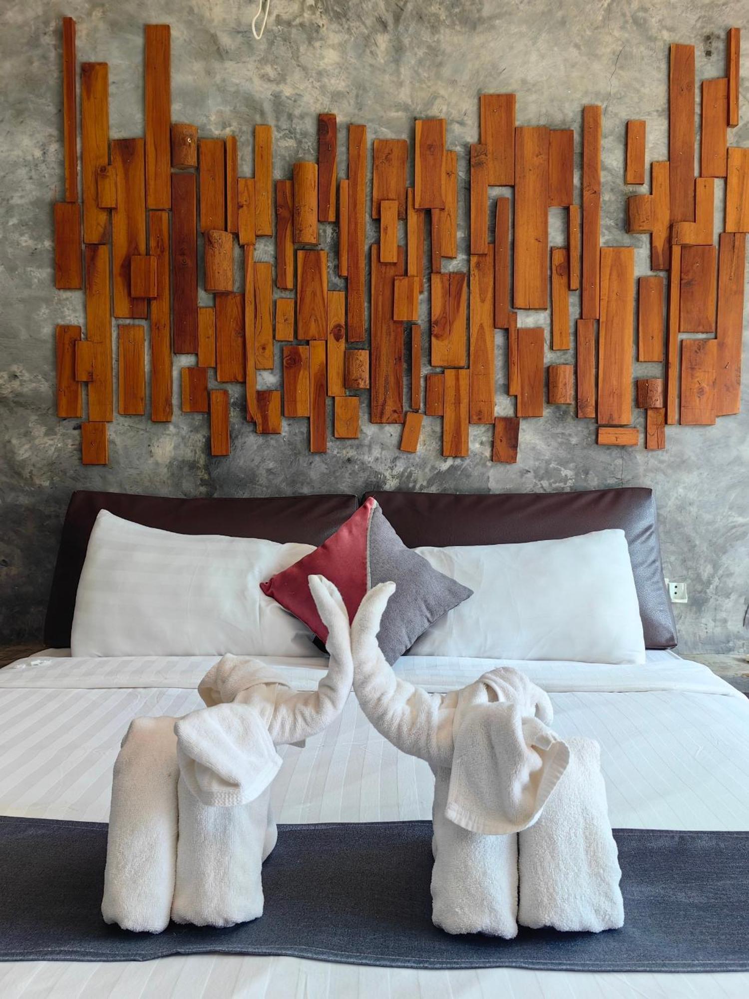 Keeree Loft Resort Thong Pha Phum Exteriér fotografie